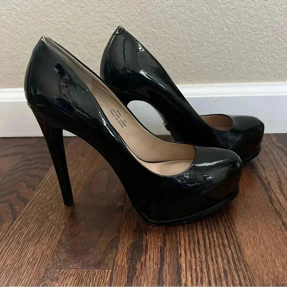 Pour La Victoire Black Irina Patent Leather Platform Pumps Heels Wm Size 7 $250 - Picture 1 of 16